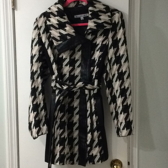 KC Collections Jackets & Blazers - Like new houndstooth coat